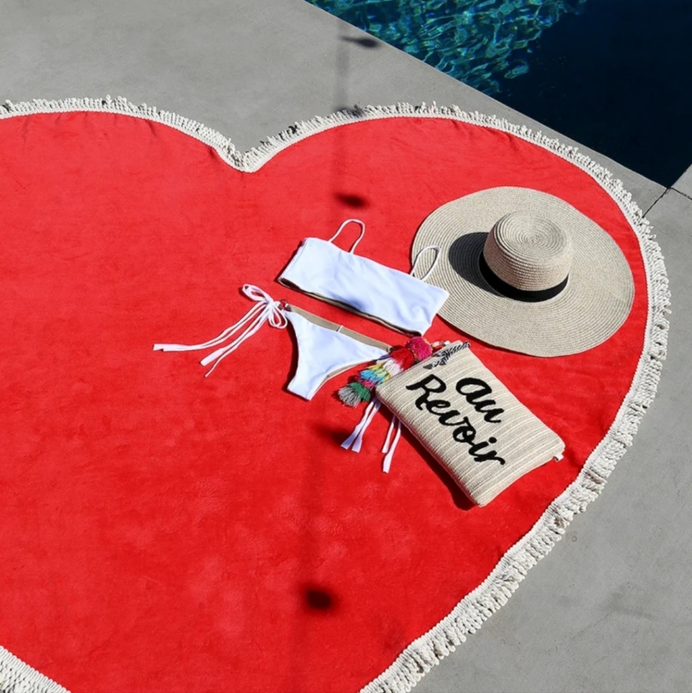 Bando All around giant heart towel- Sweetheart